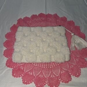 Universal Thread Ivory Textured Clutch. OOCP